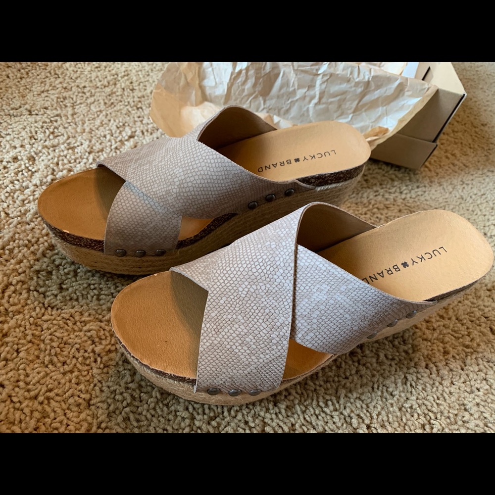 Lucky Brand Wedges - Picture 2 of 3